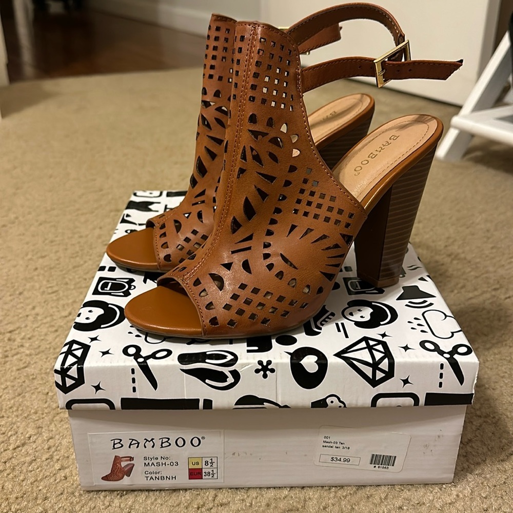 Bamboo tan 3 1/2 heels